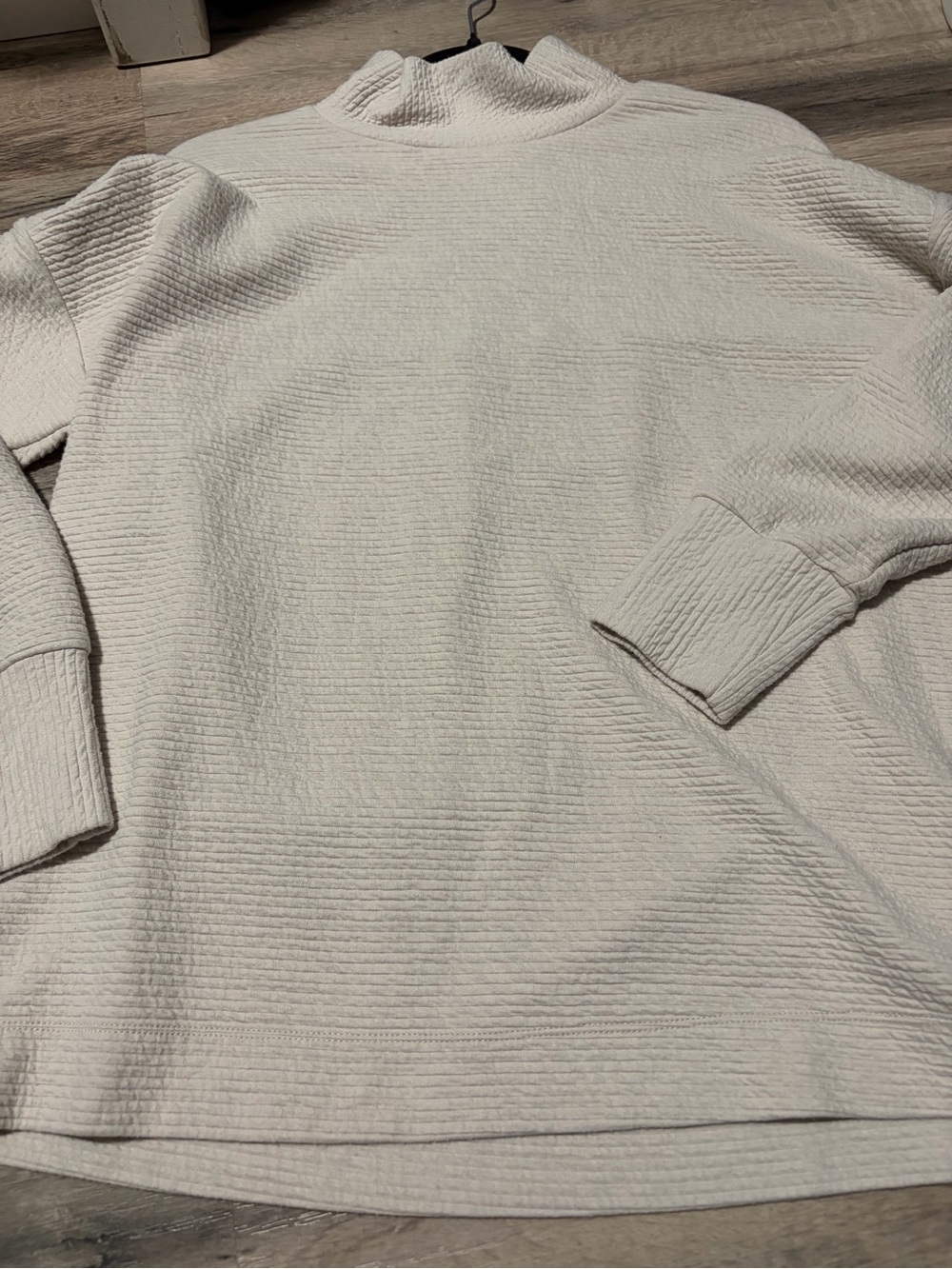 90 Degree By Reflex Cream Textured Mock Neck Sweatshirt/ small